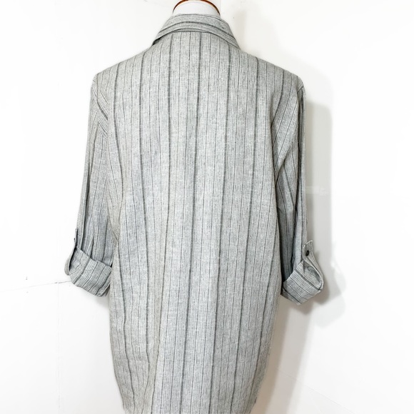 SOLD-Michael Kors Black and Gray Stripe Roll Tab Sleeve Linen Blend Buttondown - Picture 3 of 8
